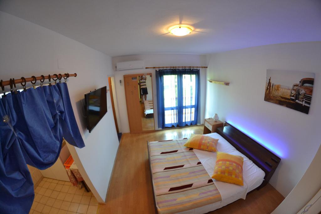 Apartment Beg Rab Town Exteriör bild
